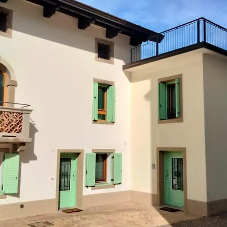 بيت ضيافة Le Dell'albero Bianco Con Uso Cucina Manzano