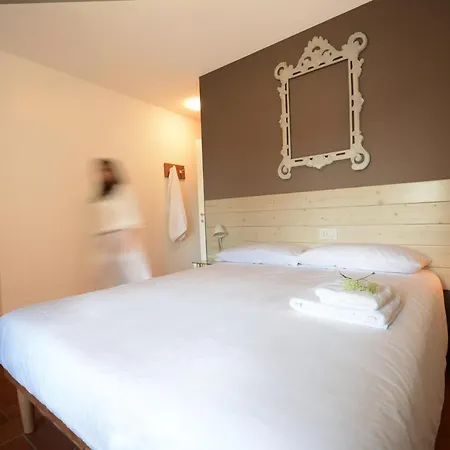 Le Dell'albero Bianco Con Uso Cucina 3* Manzano